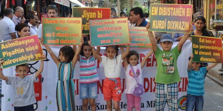 ‘Divê em malên xwe bikin dibistanên zimanê Kurdî’