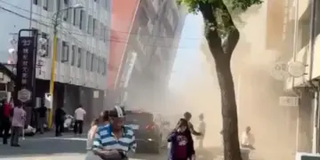Li Endonezyayê bi pile 7.7 erd hejiya: Herî kêm 20 kes mirin