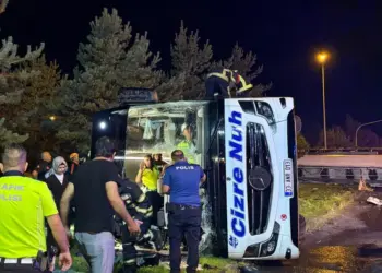 Otobuse û tankere pêroginayê: 35 kesî birîndar ê