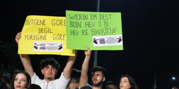 Li bajarê Mazlum Dogan bi hezaran kesî banga aştiyê kir
