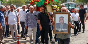 Mehdî Zana badê merasimî Mezelanê Yenîkoyî de ame definkerdene