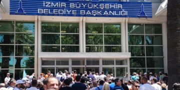Lêpirsîna Şaredariya Îzmîrê: 2 kes hatin girtin 