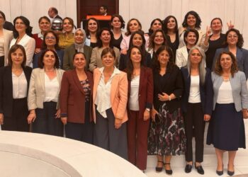 Serokê Meclisê Numan Kurtulmuş piştî derbasbûna qanûna çarçoveyî daxuyanî da