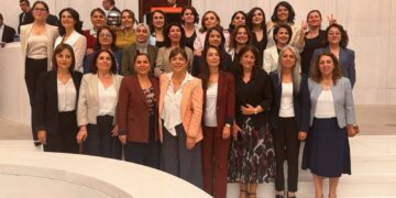 Serokê Meclisê Numan Kurtulmuş piştî derbasbûna qanûna çarçoveyî daxuyanî da