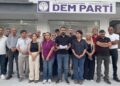 Li Menemenê li dijî êrîşên nîjadperest daxuyanî: Karkerên Kurd ne bi tenê ne