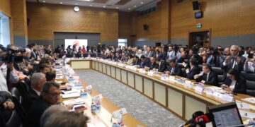 Endamê Komîsyonê yê CHPê Ozer: Ji bo aştiya mayinde demokratîkbûyin hewceye