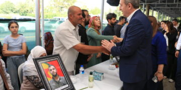 Tuncer Bakirhan û heyetêko ey reyde zîyaretî şînî kerdê