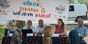 Di roja 8emîn a mîhrîcanê de panela ‘Dîrok, Ziman û Wêjeya Kurdî’ hat lidarxistin
