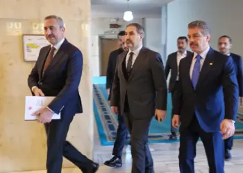 AKPê ji bo qanûna çarçoveyî bi CHPê re hevdîtin pêk anî