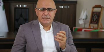 Hişyar Ozsoy: Seserrî yo şima kurdan rê sîyaset qedexe kerd, se bi?