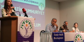 ‘Em ê aştiyeke bi rûmet ava bikin û ji bo wê têbikoşin’