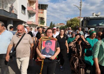 Hamdiye Komurcu hat bibîranîn: Têkoşîn û gotina gelê Kurd bûye yek