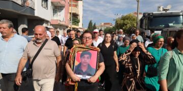 Hamdiye Komurcu hat bibîranîn: Têkoşîn û gotina gelê Kurd bûye yek