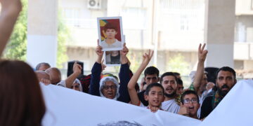 Bîranîna şehîdan bi serdanên girseyî didome