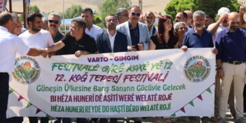 Festîvala Girê Koxî bi dawul û zirnayan dest pêkerd