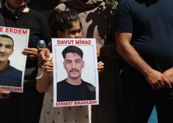 Rûniştina Fyê: Davût Mînaz ê ji sedî 90 astengdar berdin