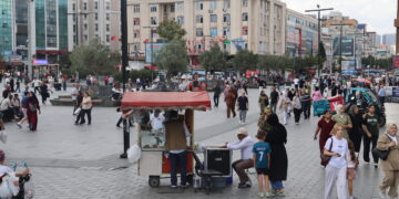 Hemwelatîyê Stenbolî: Waştişê şarê kurdî azadîya Serek Abdullah Ocalanî ya