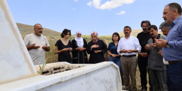 MKG û DFGê Denîz Firat li ser gora wê bi bîr anî