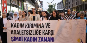 TJAyê li Wanê ji bo Rojîn Kabaîş meşiya: Em ê rê nedin jinek jî ji me kêm bibe 