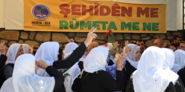 Wan de şînê şehîdan roja 2. de bi zîyaretanê girseyî dest pêkerd