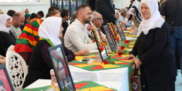 Li Wanê şîna şehîdan di roja 2yemîn de bi serdanên girseyî dest pê kir