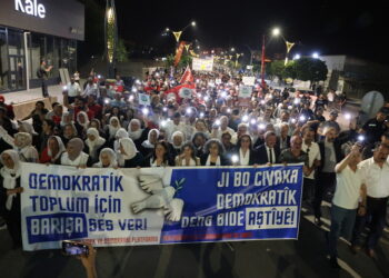 Wan dê ji bo aştiyê bimeşe