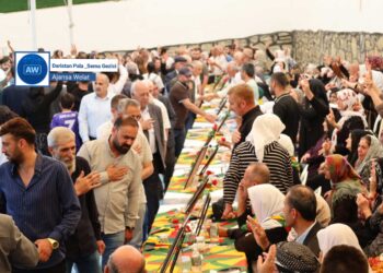 ‘Em bi şehîdên xwe serfiraz in, bila aştiyeke mayînde pêk were’
