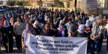 Gelê Şengalê li dijî biryarên yekalî yên Bexdayê meşiya