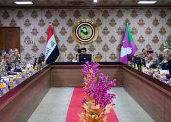 Şandeya leşkerî ya Iraqê serdana Şengalê kir