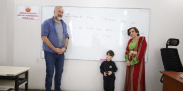 ‘Eke zafziwanîye nêro qebulkerdene demokrasî aver nêşina’