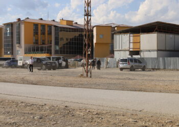 Li Geverê nexweşxane heye lê bijîşk tune ne: Welatî banga çareseriyê dikin