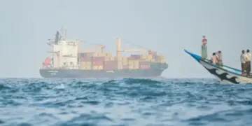 CENTCOMê 3 keştiyên petrolê yên Îranê hedef girt
