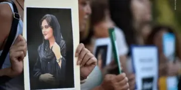 Rêxistina Jinên Kurdistanê di salvegera şoreşa ‘Jin Jiyan Azadî’ de daxwaza bidawîkirina darvekirinê kir
