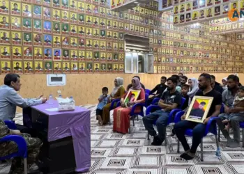 Mazlûm Ebdî bi malbatên şehîdên girtîgeha Kobanê re hevdîtin kir