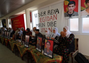 Li gelek bajaran roja yekem a bîranînên şehîdan bi dawî bûn
