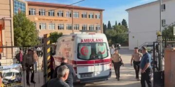 Li dibistanê êrişa çekdarî: Xwendekarek jiyana xwe ji dest da