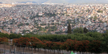 Li taxên Kurdan ên Îzmîrê berbelaviya hişbirê: Dewlet dixwaze ciwanên Kurd xwe ji bîr bikin
