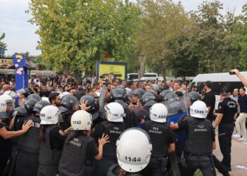 Li Zanîngeha Egeyê gelek xwendekar hatin binçavkirin