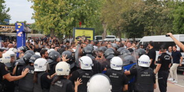 Li Zanîngeha Egeyê gelek xwendekar hatin binçavkirim
