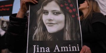 Serrgêra kiştişê Jîna Emînî de vengdayîşê grevê pêroyî
