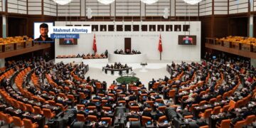 Meclis di 1ê Cotmehê de vedibe: Çi dosya li ber destê meclisê ne?