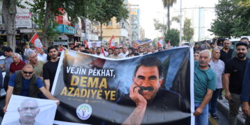 Meş û çalakiyên 1ê Îlonê: Daxwaza sereke azadiya fîzîkî ya Abdullah Ocalan e TÊ NÛKIRIN