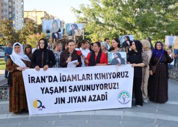 ‘Tu zext nikare pêşiya azadiya jinan bigire’