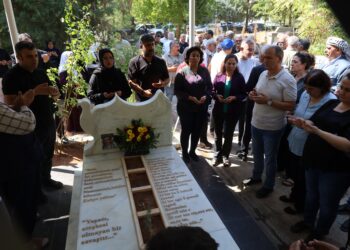 Siyasetmedar Îbrahîm Ayhan li ser gora xwe hat bibîranîn