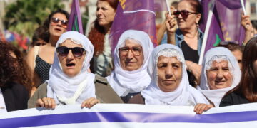 ‘Jîna bi sloganê ‘Cinî Cuye Azadîye’ û têkoşînê hempar ê cinîyan de ciwîyena’