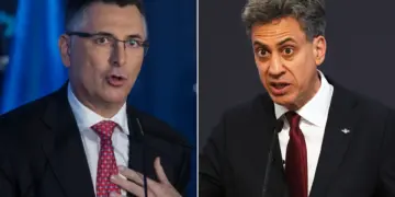 Hevalbendiya stratejîk veguherî hevrikiyê: Qeyrana Îsraîl û Ingilîstanê kûr dibe