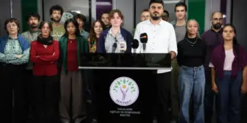 Şandeya Ciwanên Enternasyonalîst ji bo hevdîtina bi Abdullah Ocalan re serlêdan kir