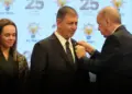 Şaredarê Îzmîrê Cemîl Tûgay tev li AKPê bû