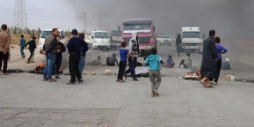 Koçberên Girê Spî di dema vegerê de li bajarê xwe rastî êrişê hatin
