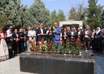 Nivîskar Mehmed Ûzûn li ser gora xwe hate bibîranîn